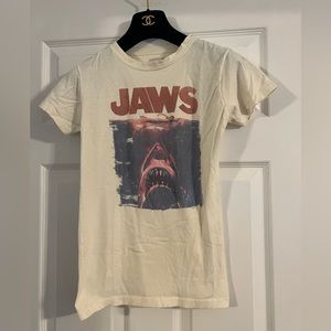 Kids JAWS tee shirt by AMERICAN CLASSICS
Size MEDIUM 100% COTTON EUC